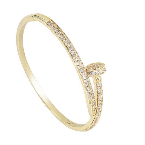 Nagelarmband mit Steinen